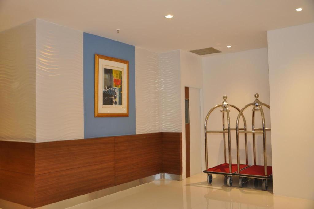Iyarin@Tuk Chang Ratchayothin Hotel Bangkok Exterior photo