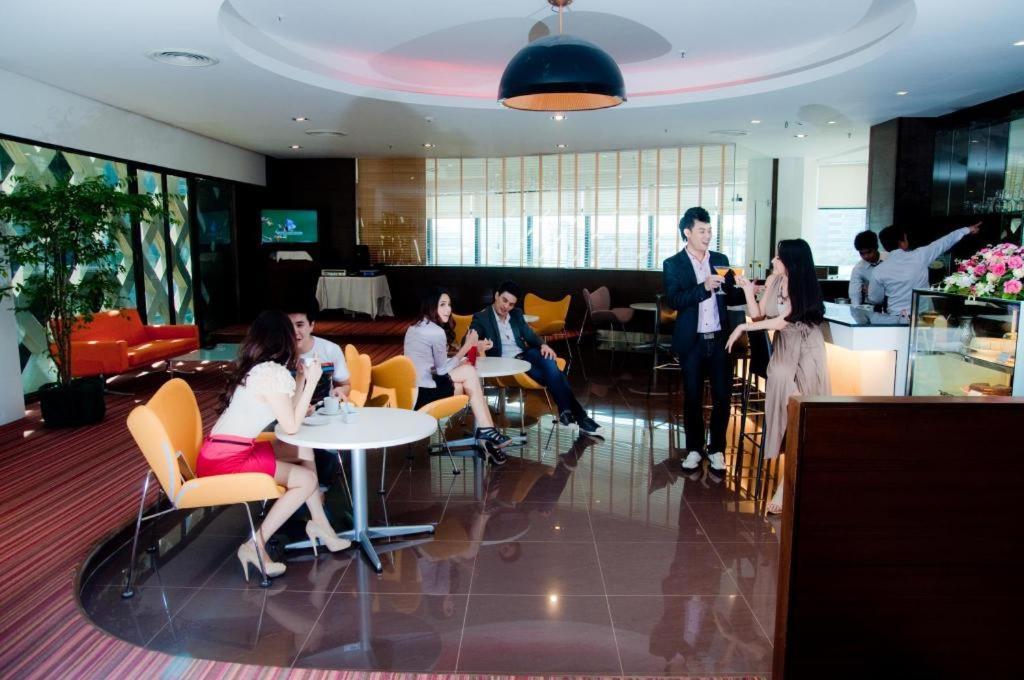 Iyarin@Tuk Chang Ratchayothin Hotel Bangkok Exterior photo