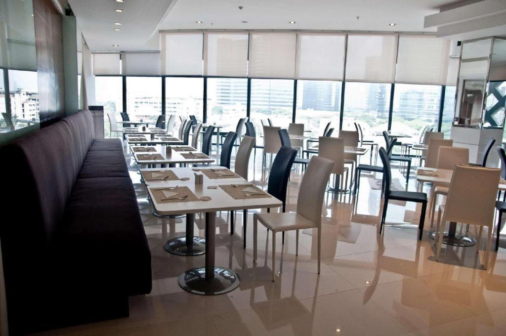 Iyarin@Tuk Chang Ratchayothin Hotel Bangkok Exterior photo