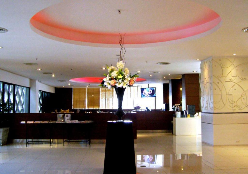 Iyarin@Tuk Chang Ratchayothin Hotel Bangkok Exterior photo