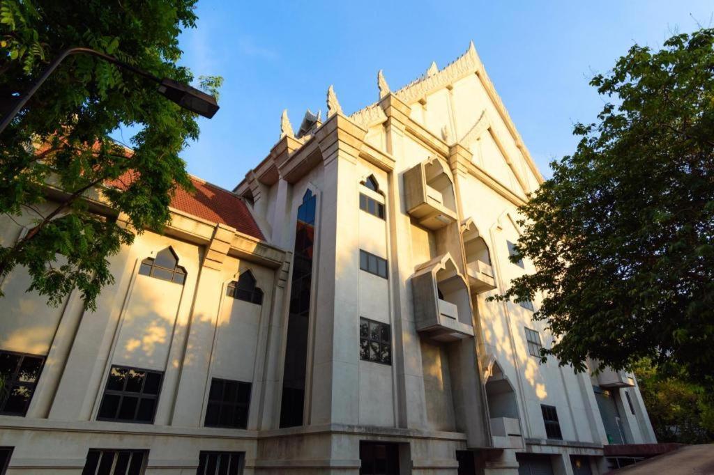 Iyarin@Tuk Chang Ratchayothin Hotel Bangkok Exterior photo