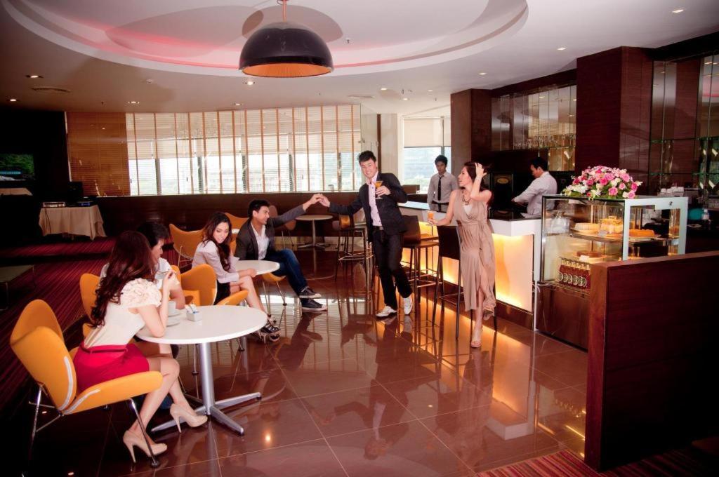 Iyarin@Tuk Chang Ratchayothin Hotel Bangkok Exterior photo