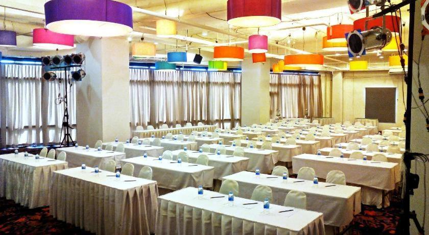 Iyarin@Tuk Chang Ratchayothin Hotel Bangkok Exterior photo